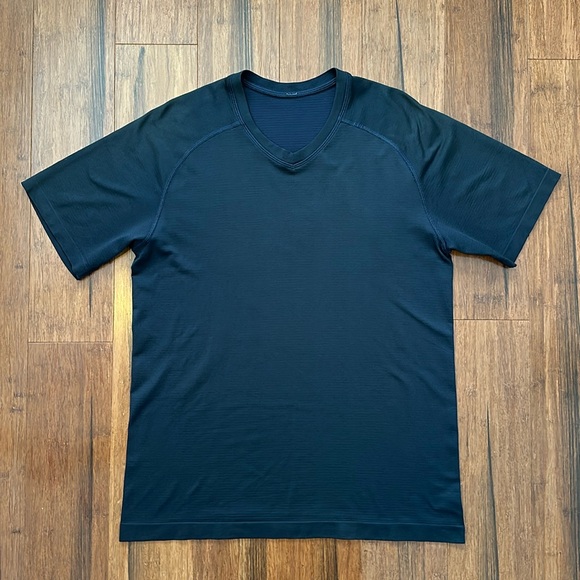 lululemon athletica Other - Men’s Lululemon V-Neck Training T-Shirt